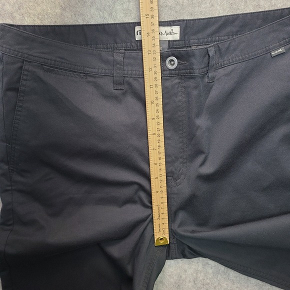 Travis Mathew Chino Golf Pants Mens 38x33 Black Business Tencel Blend Stretch - Picture 8 of 9